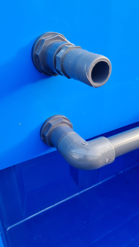 Aufsatzfilter 230 L, blau mit Deckel und kompletter Verrohrung für 600 L Becken Aufsatzfilter 230 L, blau mit Deckel und kompletter Verrohrung für 600 L Becken