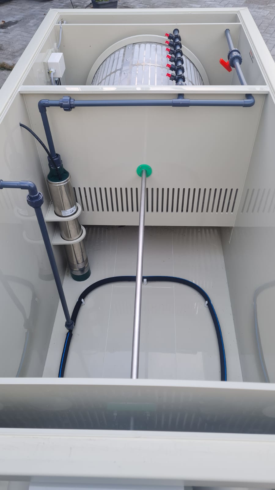 EPS Combi-Trommelfilter CL65 + integrierte Biokammer + Rinnenspülung + Steuerung + Spülpumpe + UV-Schutz + Edelstahlsieb in Sandwichbauweise EPS Combi-Trommelfilter CL65 + integrierte Biokammer + Rinnenspülung + Steuerung + Spülpumpe + UV-Schutz + Edelstahlsieb in Sandwichbauweise