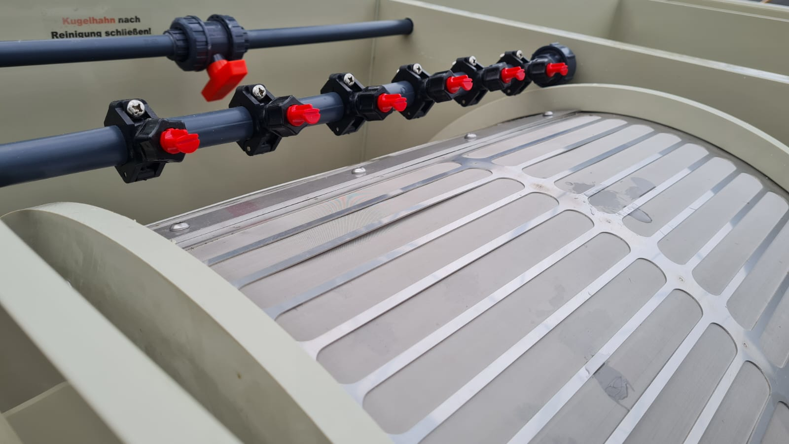 EPS Combi-Trommelfilter CF65 + integrierte Biokammer + integrierte Pumpenkammer + Rinnenspülung + Steuerung + Spülpumpe + UV-Schutz + Edelstahlsieb in Sandwichbauweise