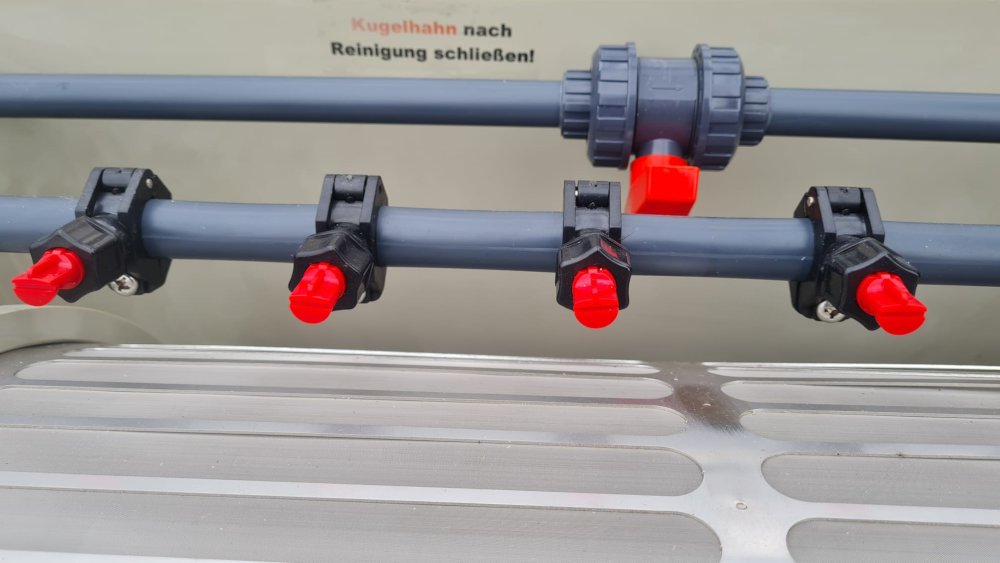 EPS Combi-Trommelfilter CF35 Quer + integrierte JUMBO-Biokammer + integrierte Pumpenkammer + Rinnenspülung + Steuerung + Spülpumpe + UV-Schutz + Edelstahlsieb in Sandwichbauweise EPS Combi-Trommelfilter CF35 Quer + integrierte JUMBO-Biokammer + integrierte Pumpenkammer + Rinnenspülung + Steuerung + Spülpumpe + UV-Schutz + Edelstahlsieb in Sandwichbauweise