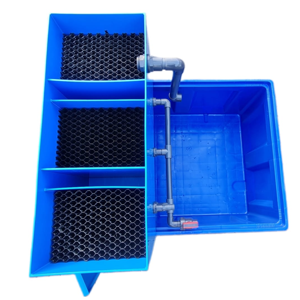 Aufsatzfilter 230 L, blau mit Deckel und kompletter Verrohrung für 600 L Becken Aufsatzfilter 230 L, blau mit Deckel und kompletter Verrohrung für 600 L Becken