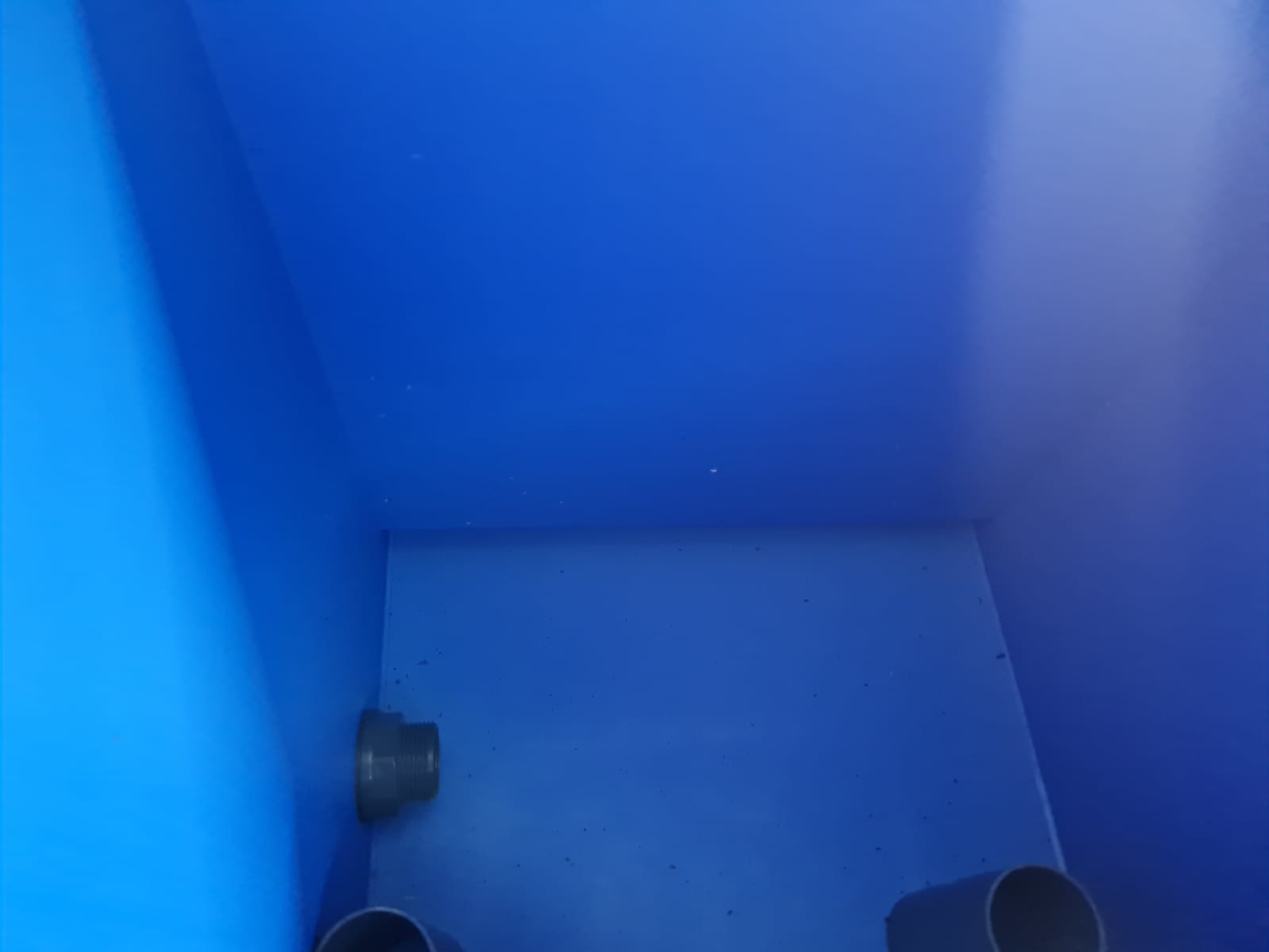 Aufsatzfilter 230 L, blau mit Deckel und kompletter Verrohrung für 600 L Becken Aufsatzfilter 230 L, blau mit Deckel und kompletter Verrohrung für 600 L Becken