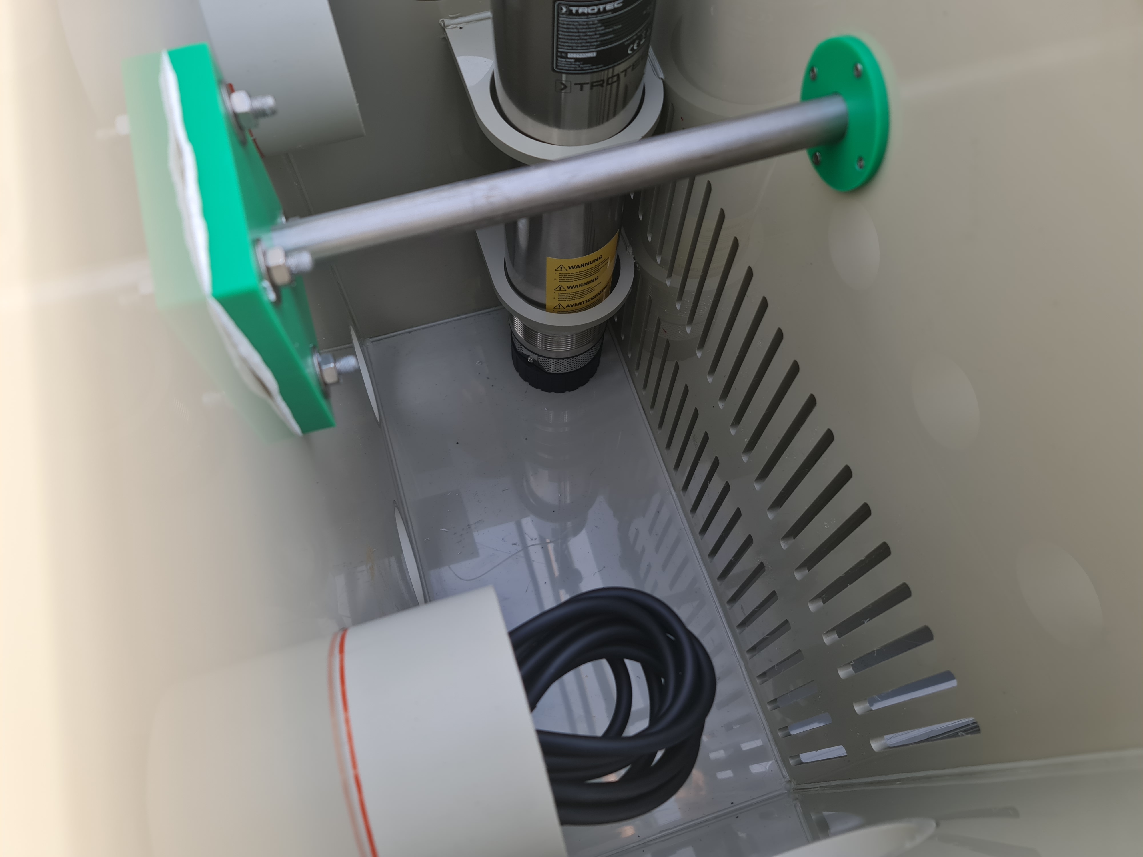 EPS Trommelfilter TF50 + integrierte Pumpenkammer + Rinnenspülung + Steuerung + Spülpumpe + UV-Schutz + Edelstahlsieb in Sandwichbauweise Kopie