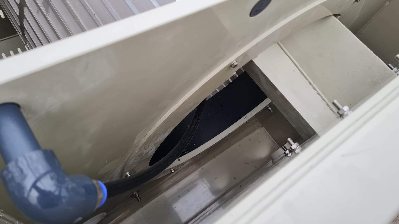 EPS Combi-Trommelfilter CF65 + integrierte Biokammer + integrierte Pumpenkammer + Rinnenspülung + Steuerung + Spülpumpe + UV-Schutz + Edelstahlsieb in Sandwichbauweise